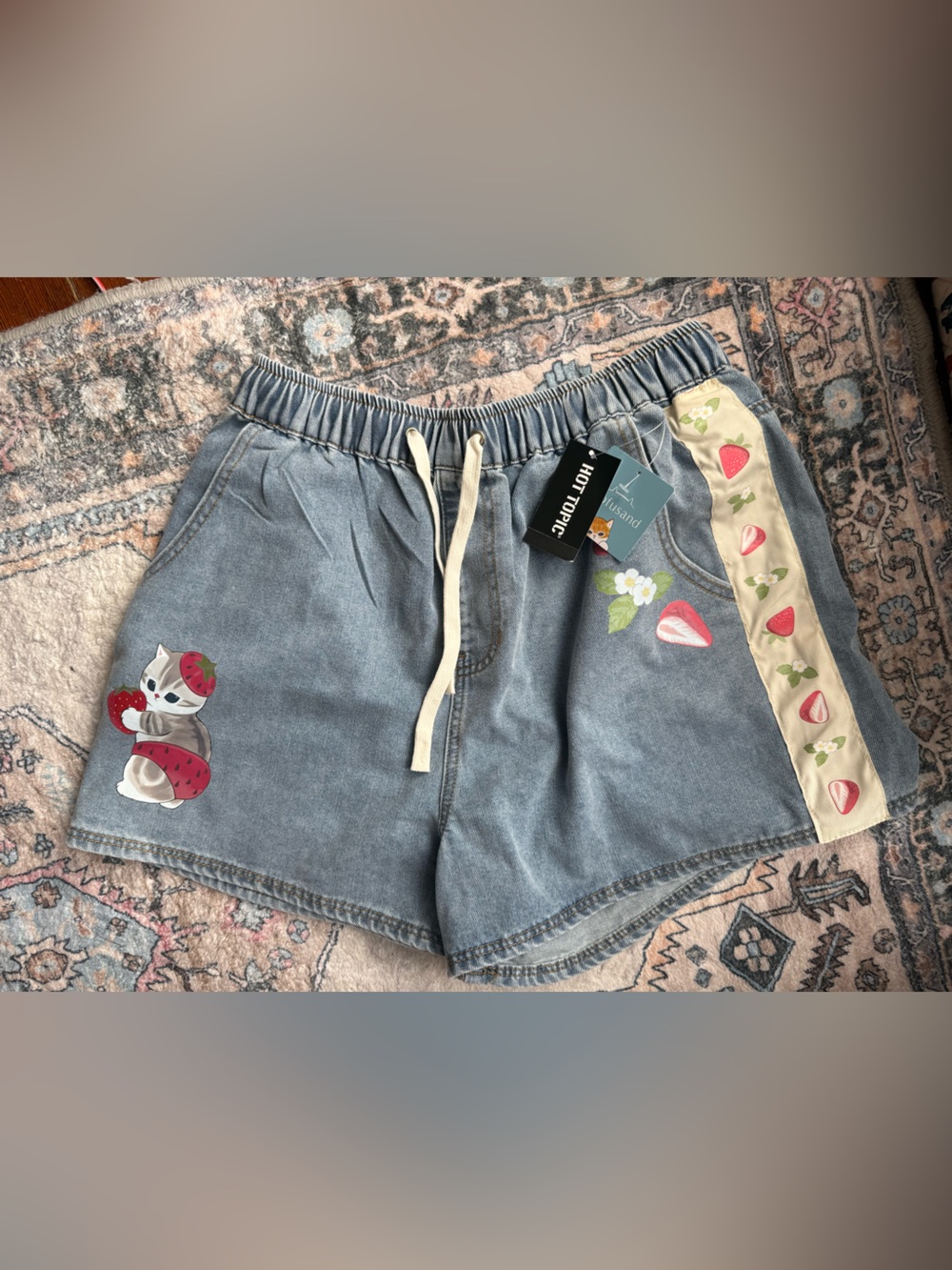 NWT Hot Topic Mofusand Strawberry shorts Large